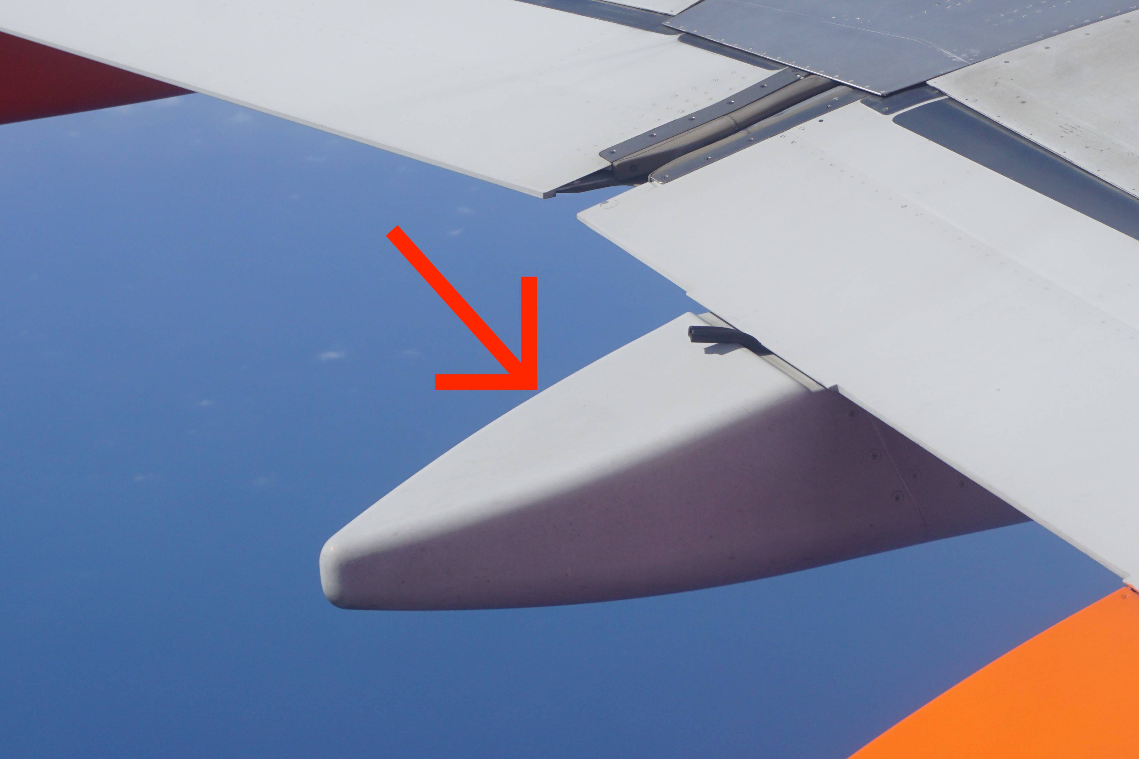 飛行機の翼の下についているのって何？ Skyart JAPAN