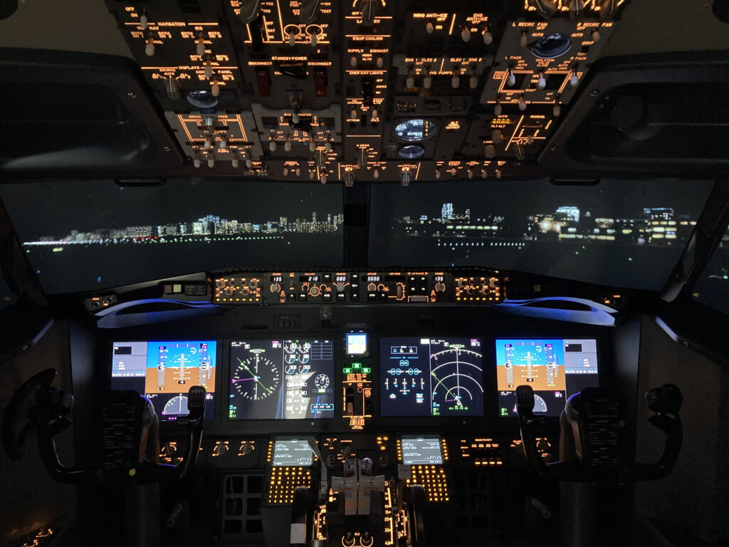 旅客機のコックピット