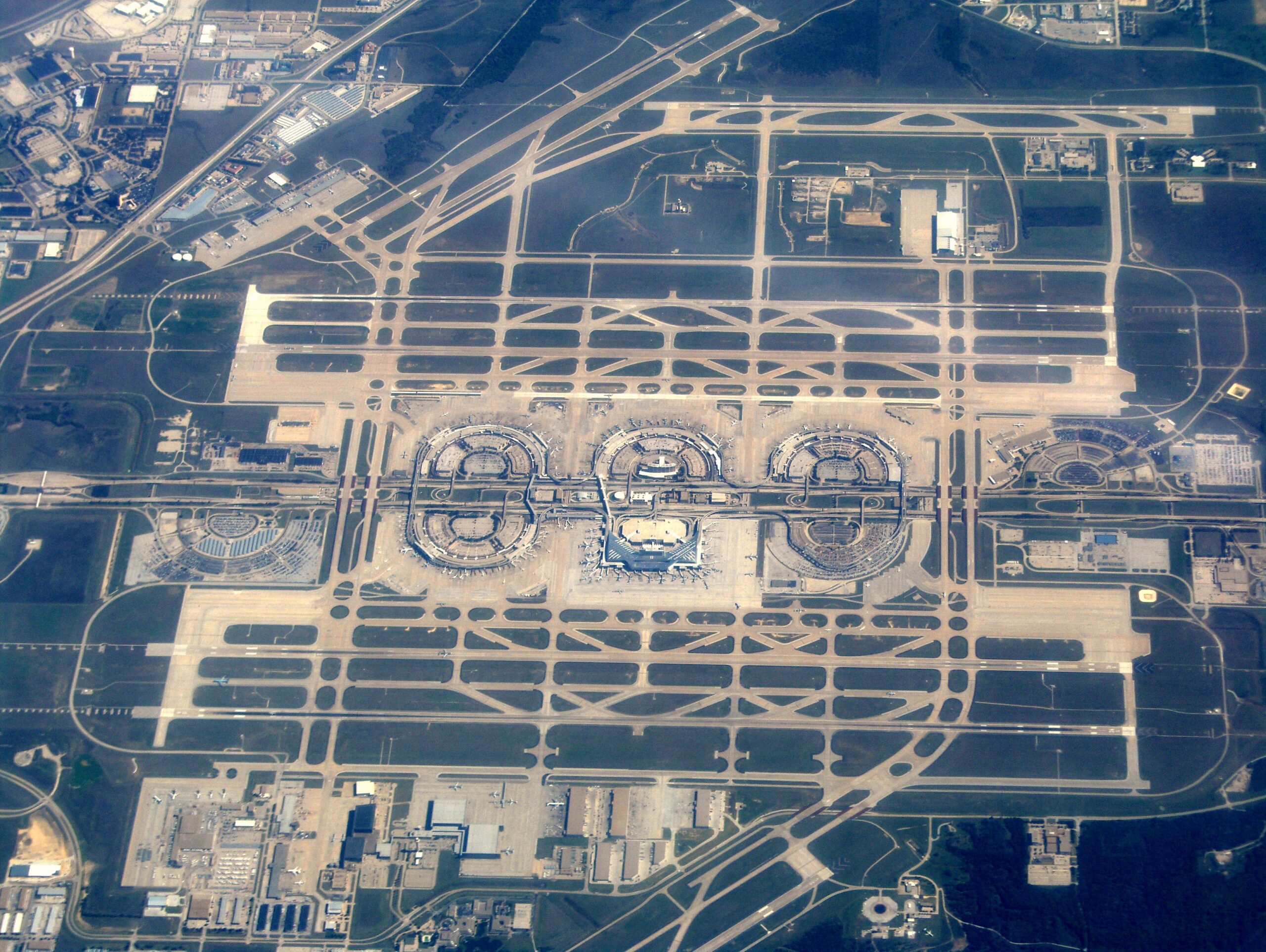 アメリカで一番大きい空港はどこですか？